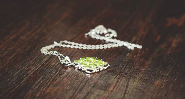 Tips For Buying Jewelry From Estate Sales
